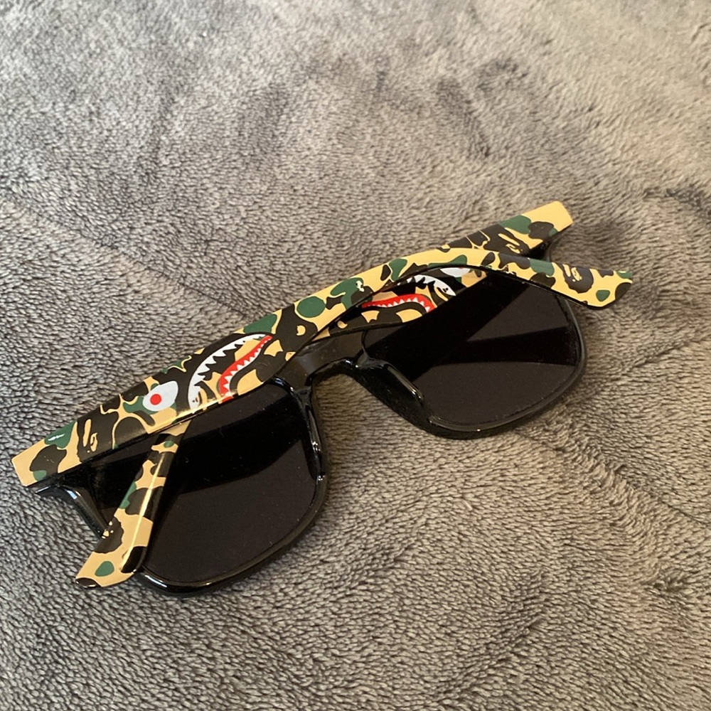 BAPE - sunglasses (camo)
